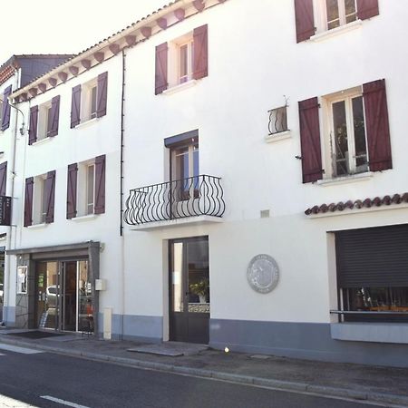 Le Lys Hotel Lacrouzette Buitenkant foto